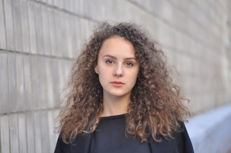 pelo rizado encrespado